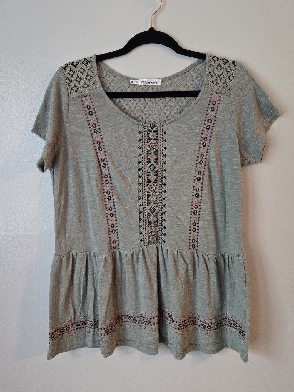 Maurices Sage Green Embroidered Peplum Top Lace Shoulder Babydoll Boho Size 0